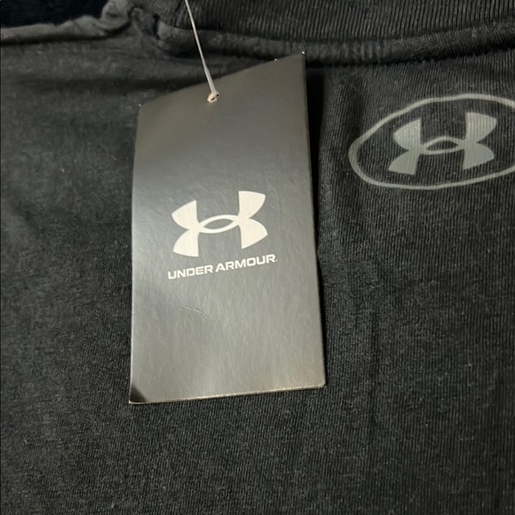 Under Armour Black Short Sleeve Tee Performance Fit - Picture 6 of 6